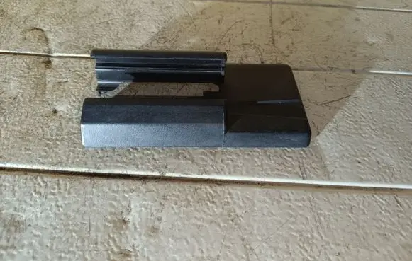 Mercedes-Benz ML W164 Front passenger seat rail trim A1649190320