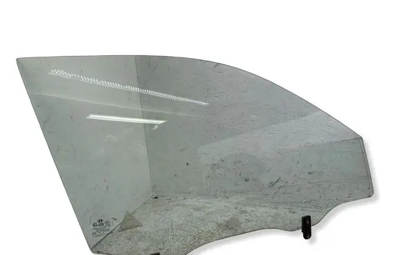 Hyundai Tucson JM Front door window glass four-door E000008