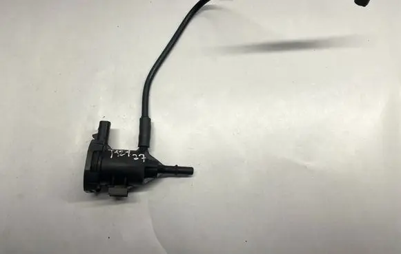Dodge Challenger Engine mount vacuum valve 04891738AB