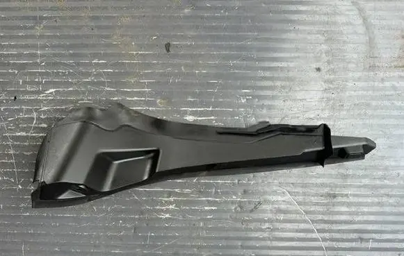 BMW 2 Active Tourer U06 Fender trim (molding) 8737151