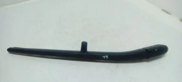 Chevrolet Captiva Rear wiper blade arm