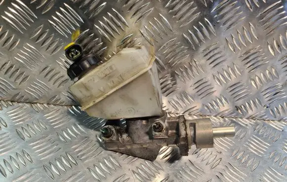 Renault Clio II Master brake cylinder