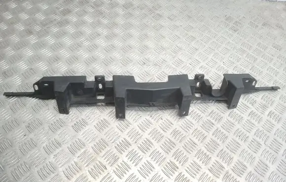 Front bumper mounting bracket
