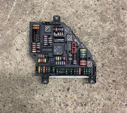 BMW 5 F10 F11 Fuse module 9234423 217033452