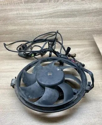 Volkswagen Golf IV Coolant radiator 813971956
