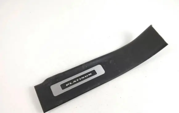 Cadillac Escalade Front sill trim cover 23475162