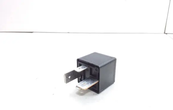 Opel Vivaro Other relay 7700821864 V23134J52X207