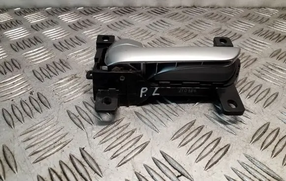 KIA Sorento Front door interior handle