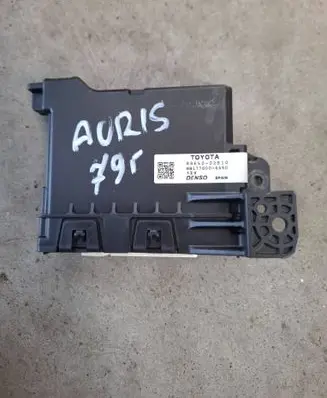 Toyota Auris E180 Other control units/modules 8865002E10