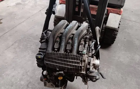 Peugeot 2008 I Engine 10B208