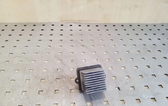 Peugeot 4007 Heater blower motor/fan resistor