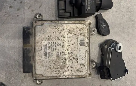 Mercedes-Benz Sprinter W906 Engine control unit/module A6519002600 28213920 A6519012200