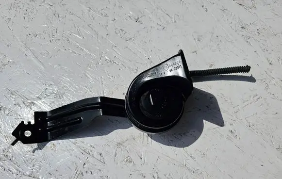 Peugeot 2008 II Horn signal 9827213580