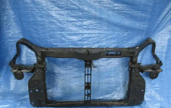 Hyundai Tucson TL Radiator support slam panel