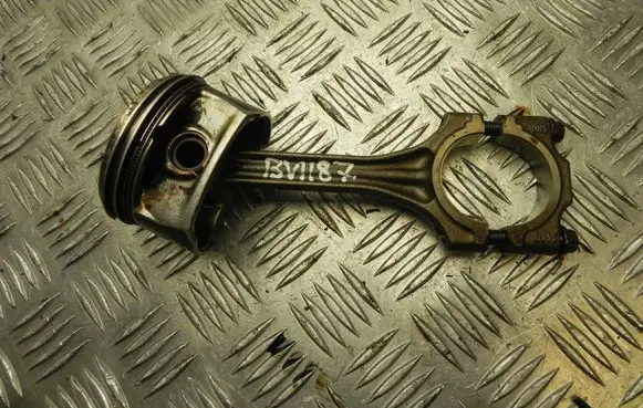 Skoda Fabia Mk2 (5J) Piston with connecting rod W091 BV1187
