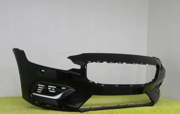 Volvo V60 Front bumper 31690589