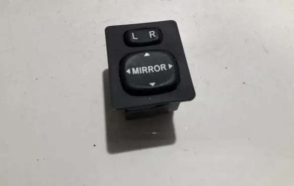 Toyota Auris 150 Wing mirror switch 1837574