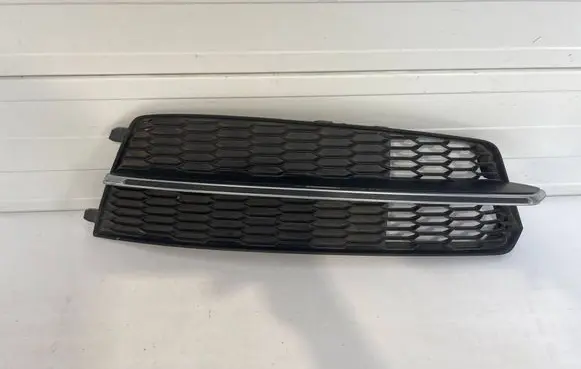 Audi A6 S6 C7 4G Front fog light trim/grill 4G0807682AF