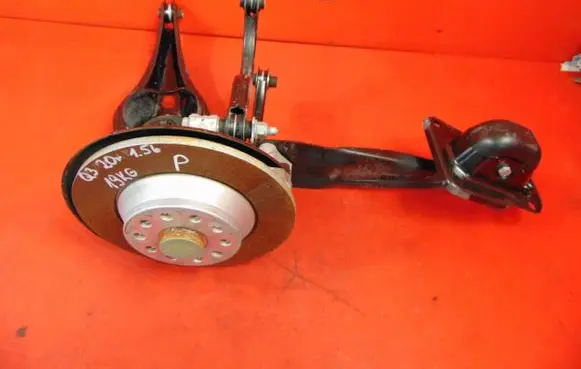 Audi Q3 F3 Rear wheel hub spindle/knuckle 