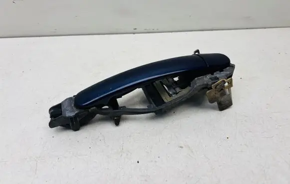 Volkswagen PASSAT B5.5 Front door exterior handle 3B0837207