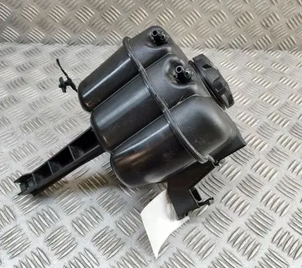 BMW 5 G60 Coolant expansion tank/reservoir 8477819