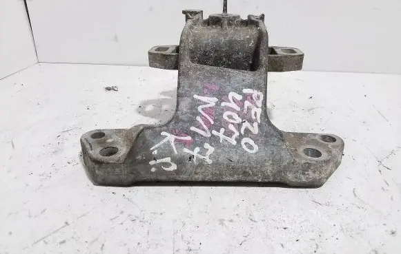 Peugeot 407 Engine mount bracket AS9U3