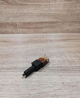 Nissan X-Trail T30 Clutch pedal sensor 5209U