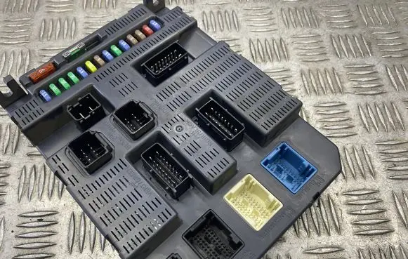 Citroen C4 I Fuse box set 9663798580 1976222030807 0154697140907