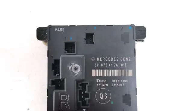 Mercedes-Benz E W211 Door control unit/module A2118704126
