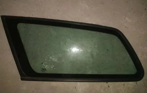 Volvo V50 Rear side window