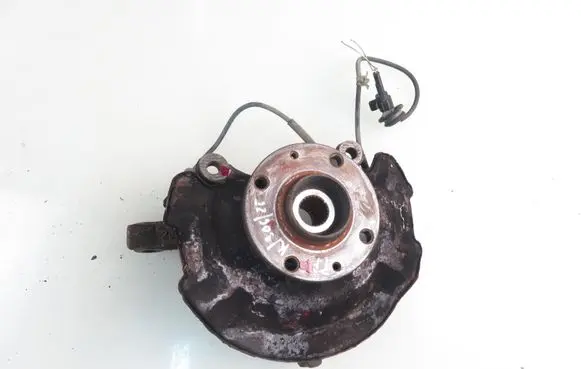 Suzuki Swift I Front wheel hub spindle knuckle