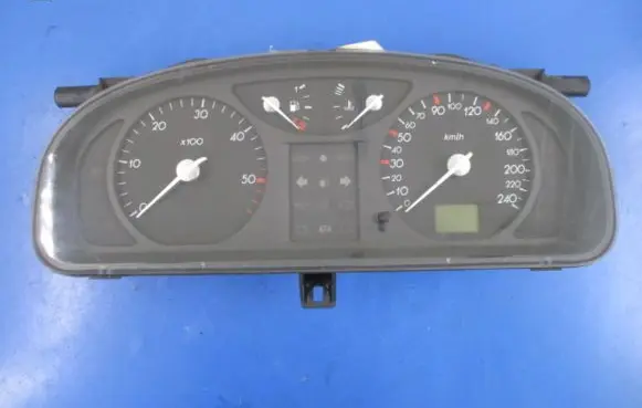 Renault Laguna II Speedometer (instrument cluster) 8200170297