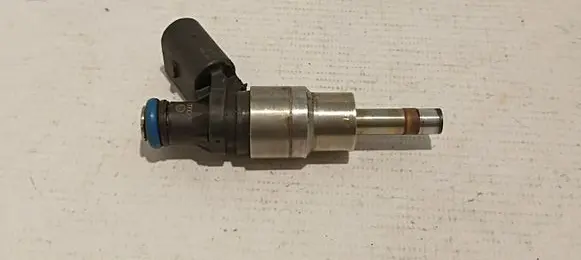Audi A4 S4 B7 8E 8H Fuel injector 0261500