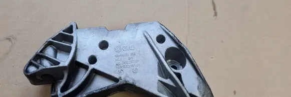 Audi A3 S3 8V Engine mounting bracket 06J199207P