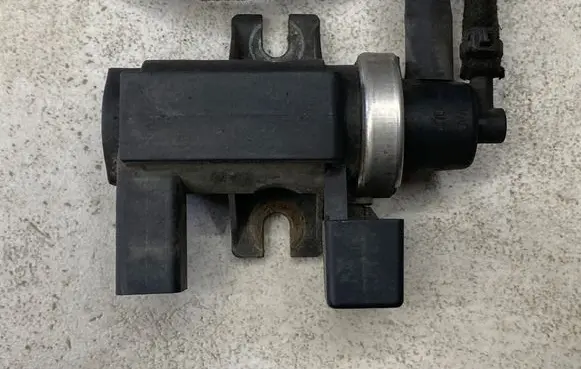 Audi A4 S4 B6 8E 8H Turbo solenoid valve 8E0906628A 01T324 72290330