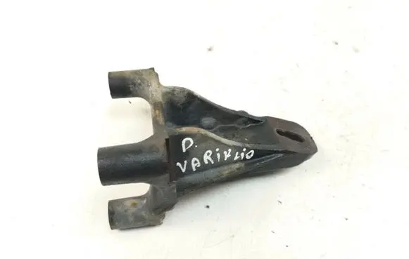Suzuki Grand Vitara II Engine mounting bracket 1164180K50