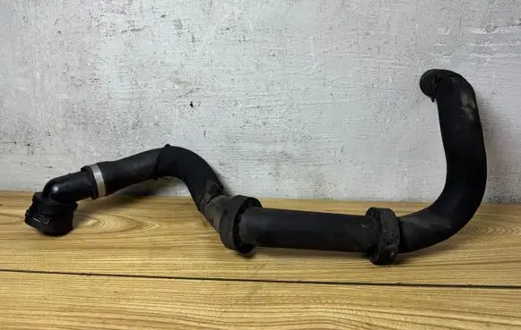 Audi Q7 4L Engine coolant pipe/hose 7L6122291