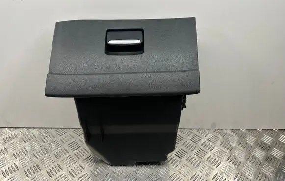 Ford Mondeo MK IV Glove box 7S71A06010