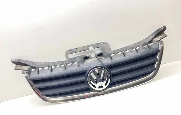 Volkswagen Touran I Front bumper upper radiator grill