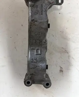 Citroen C4 I Engine mounting bracket 9655923080
