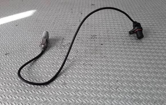 Volkswagen Golf IV Crankshaft position sensor