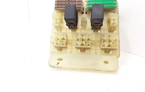 Volvo S40, V40 Relay mounting block 