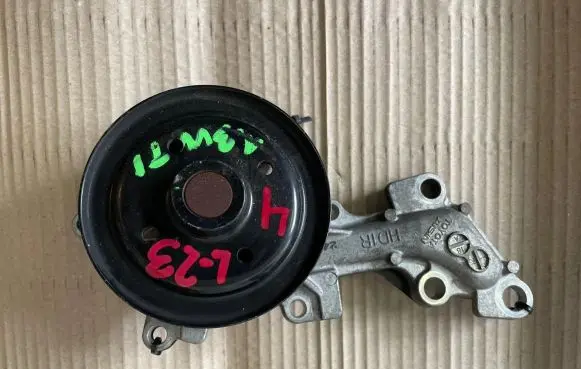 Toyota Corolla E140 E150 Water pump 8L0H