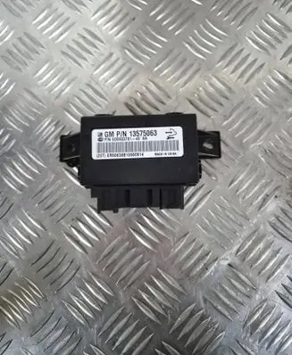 Opel Astra J Seat control module 13575063