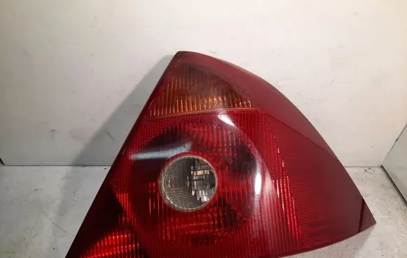 Ford Mondeo Mk III Rear/tail lights 1S7113404A