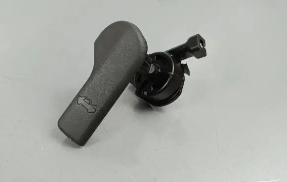 Nissan Qashqai J12 Engine bonnet (hood) release handle