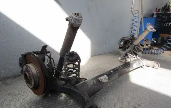 Nissan Qashqai J12 Rear beam 555118124R