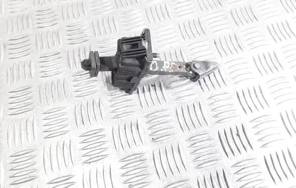 Toyota Avensis T250 Front door check strap stopper