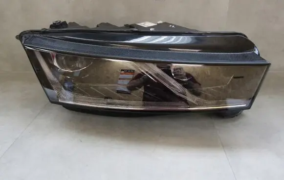 Skoda Octavia Mk4 Headlight/headlamp 5E4941018A