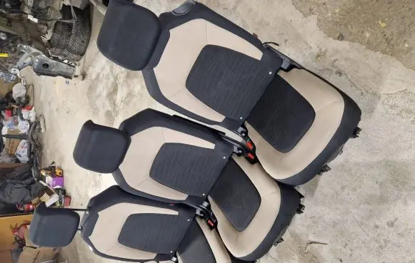 Citroen C4 Grand Picasso Second row seats 